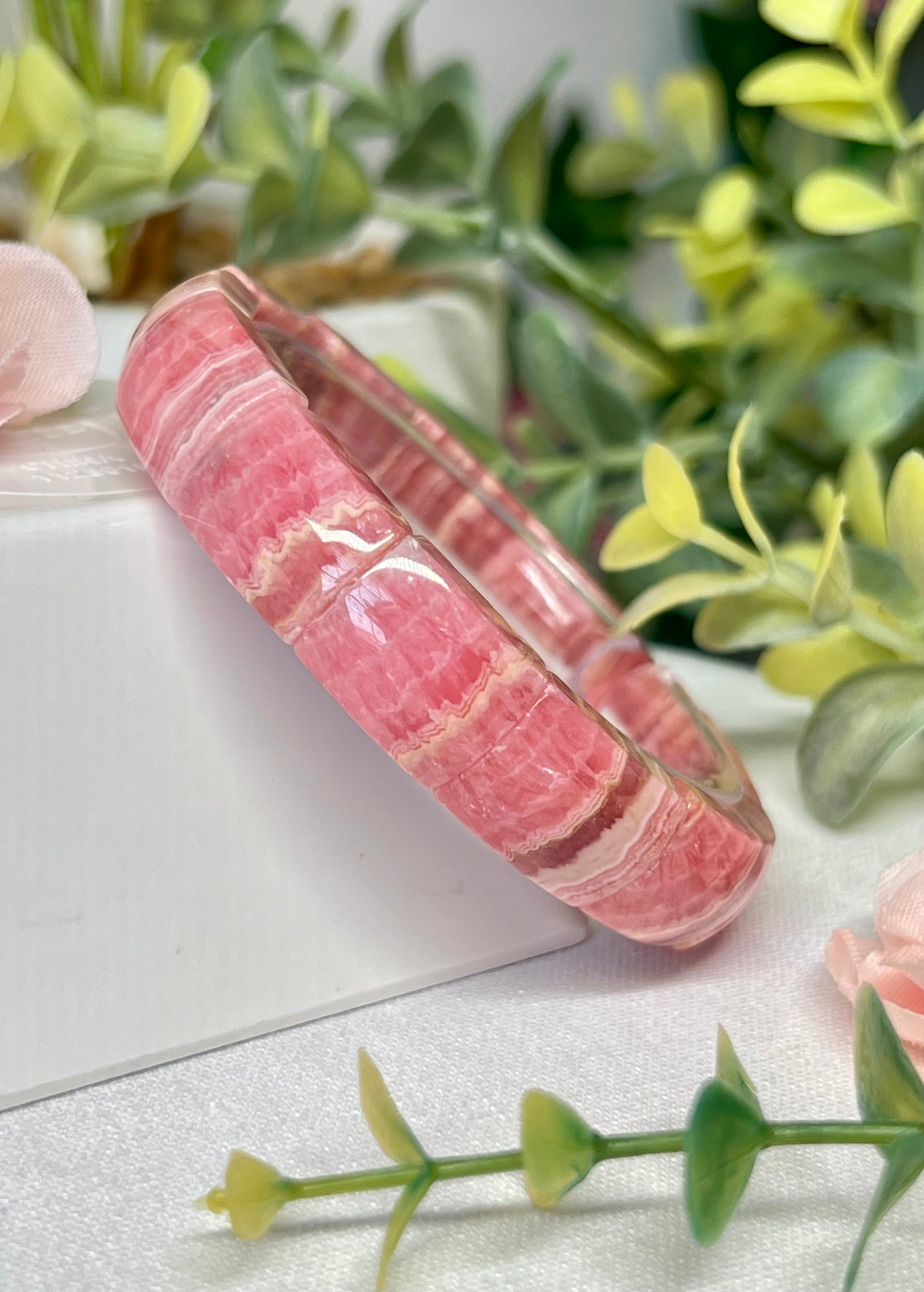 HQ rhodochrosite soft Bengal. See all photos for detailed view of each bead. Beads measure 12.5mm and fits a wrist size 7”*