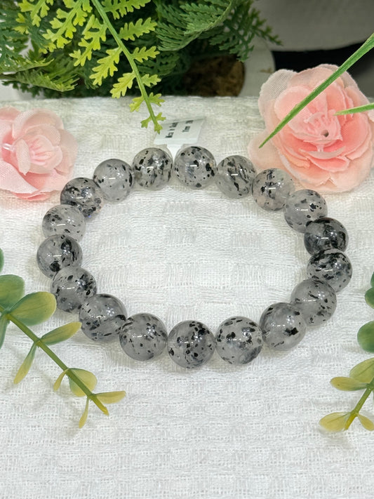 Mica in Quartz bracelet 11mm beads