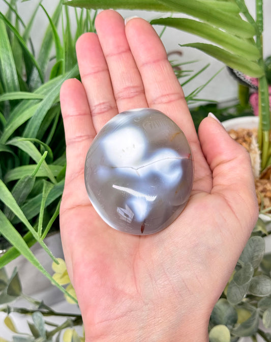 Orca agate palm stone