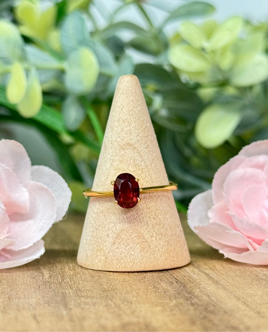 Simple garnet ring. Gold plated s925 sterling silver and adjustable