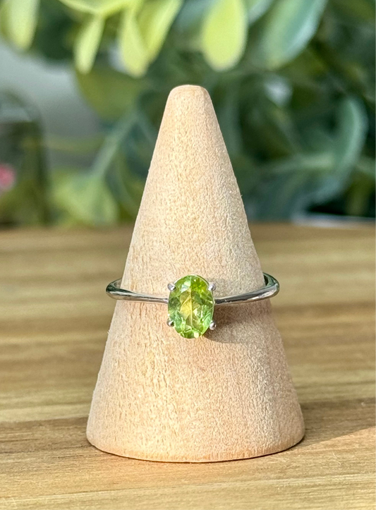 Peridot ring s925 Sterling silver and adjustable