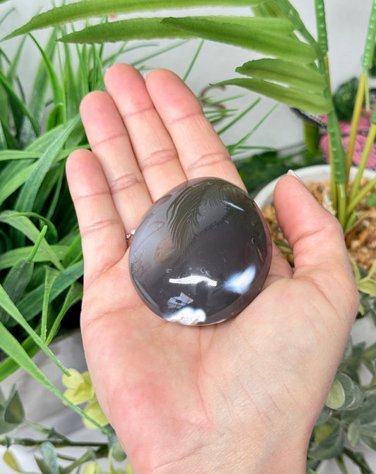 Orca agate palm stone