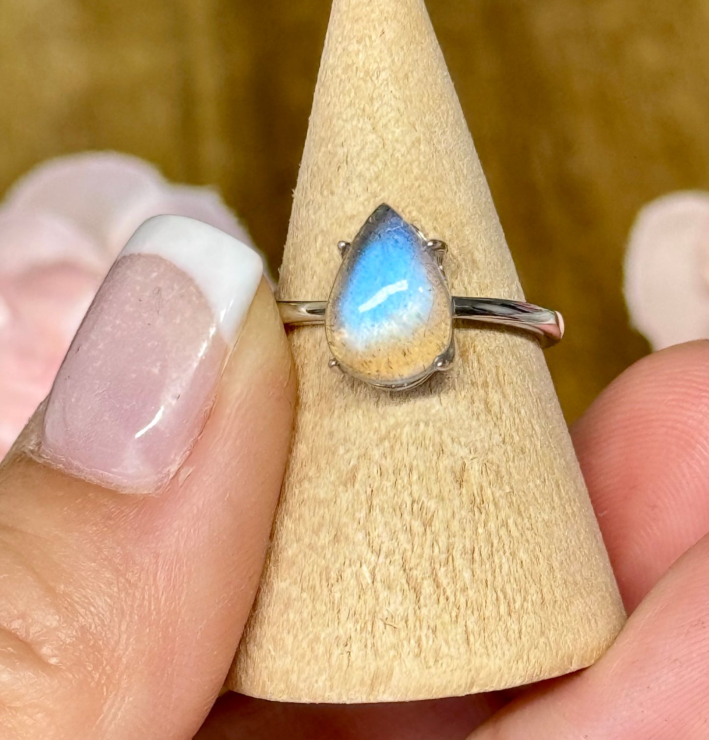 HQ labradorite teardrop ring. S925 sterling silver and adjustable