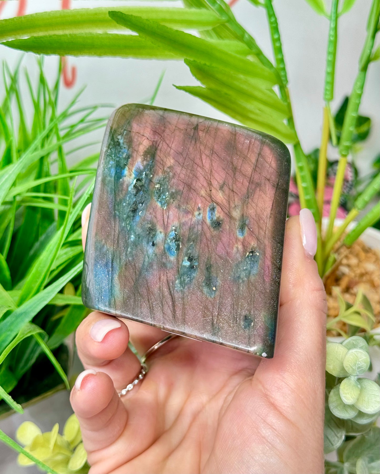 Labradorite free form