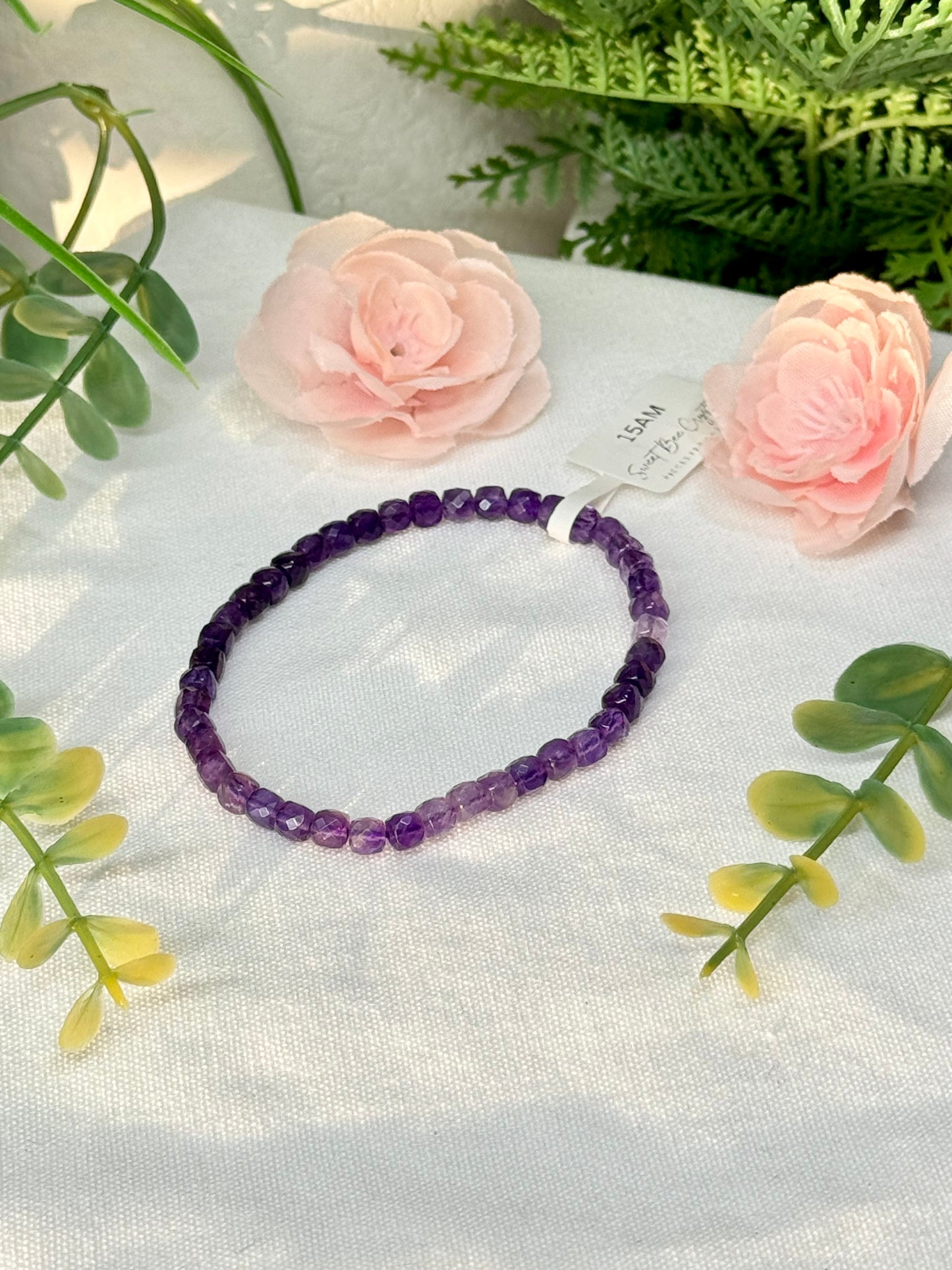 Ombré amethyst faceted bracelet 4mm beads. Size 7” can be downsized.