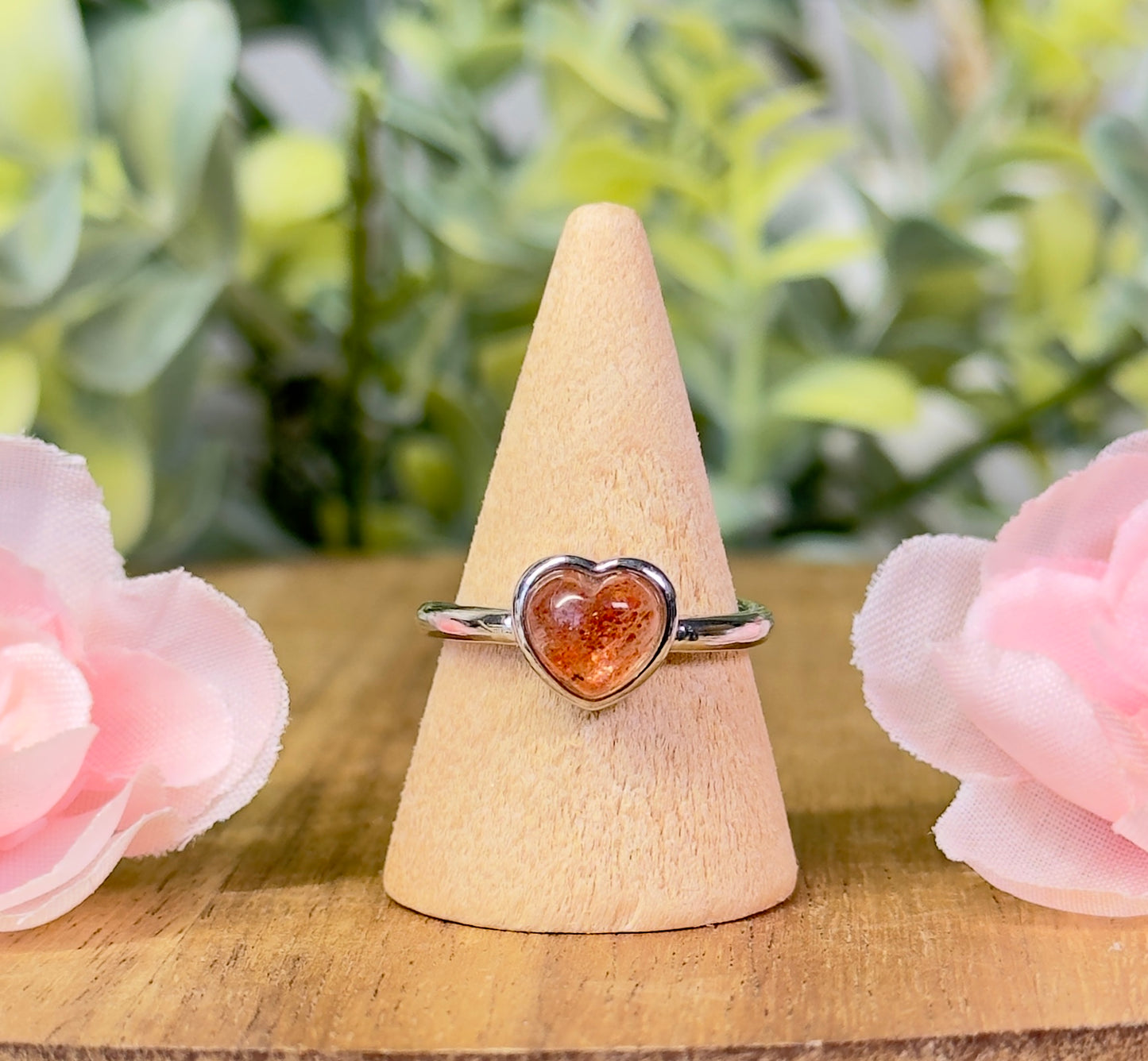 Sunstone heart ring. S925 plated copper and adjustable size 4-10