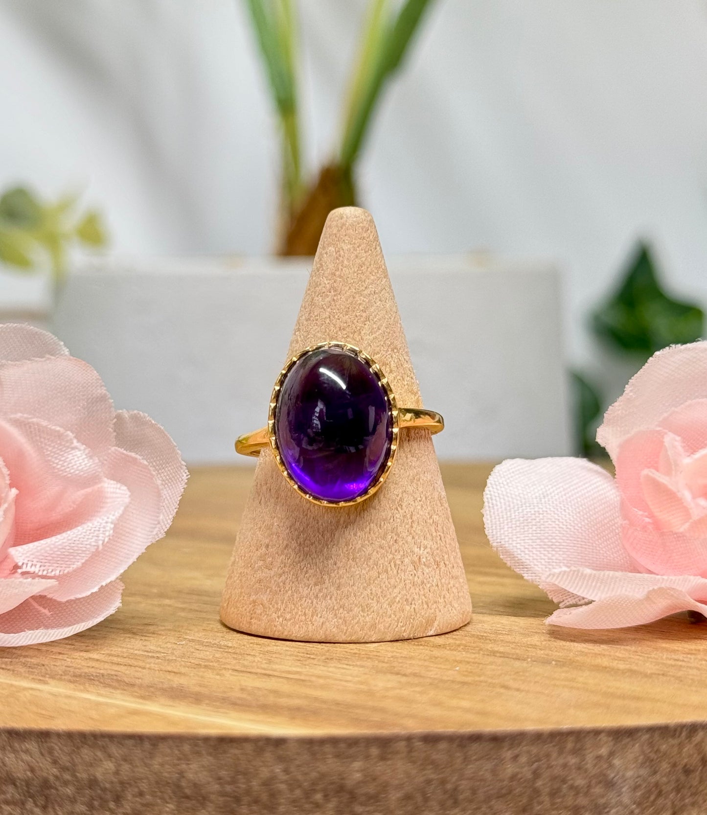 High quality amethyst statement ring. 14k gold plated s925 sterling silver and adjustable to fit size 5-10