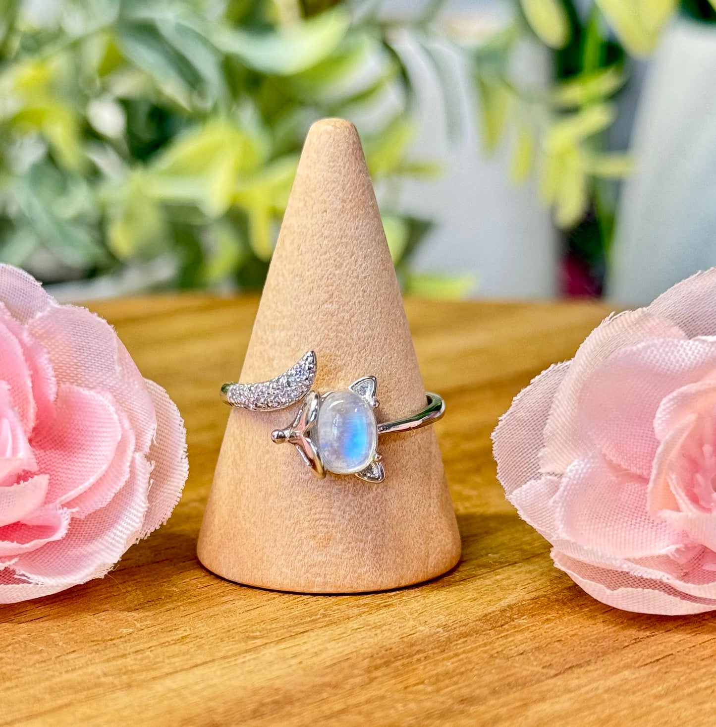 Cute moonstone fox ring. S925 plated copper and adjustable