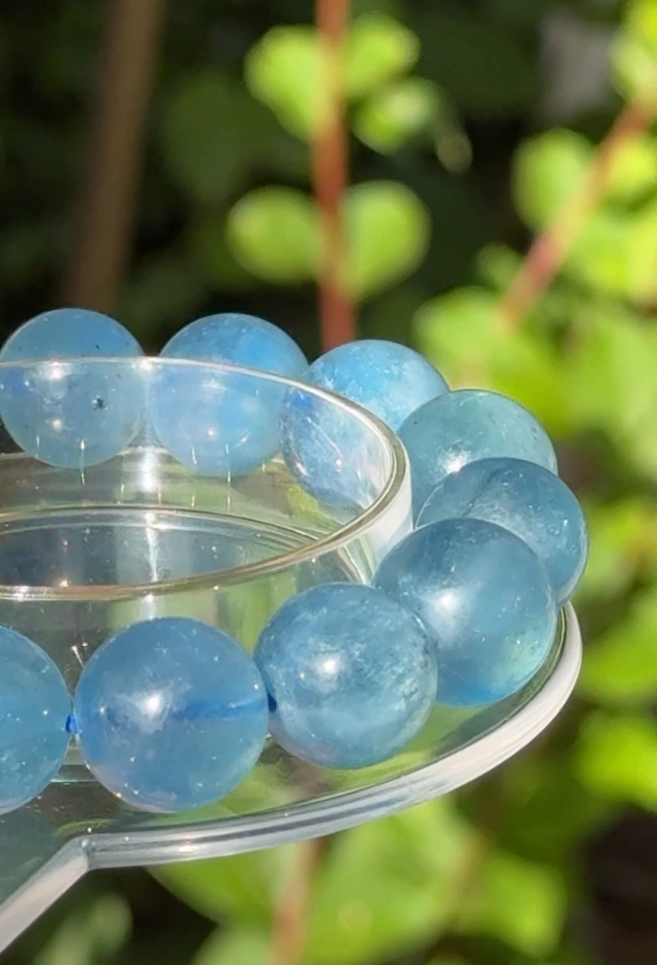 HQ aquamarine bracelet. With asterisms and chatoyancy. Deep blue color and fabulous! Please see all pics for details. 13.6mm beads and fits wrist size 7” can be downsized