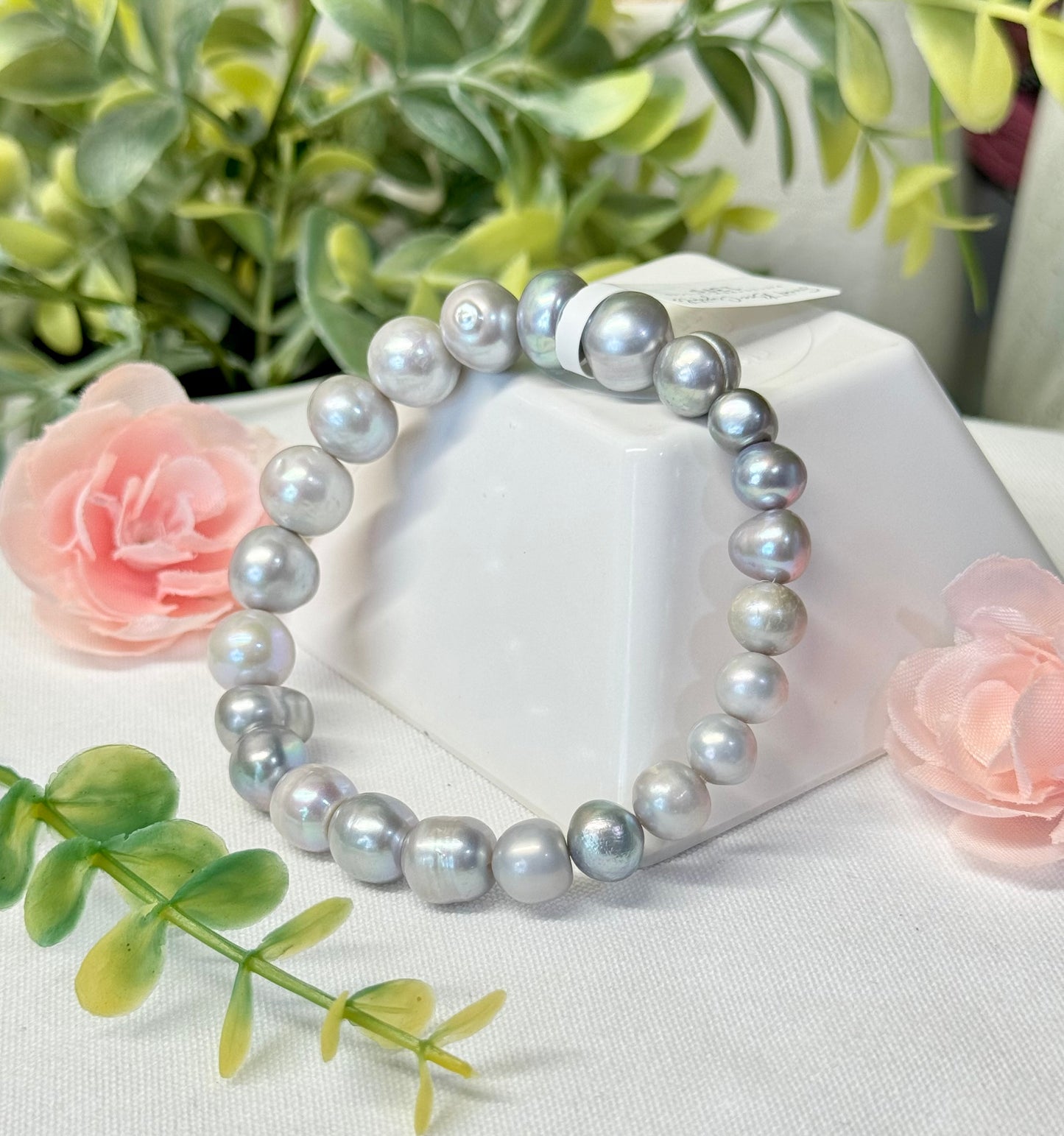 Silver toned fresh water pearl bracelet. ~10mm beads. Size 7” and can be resized